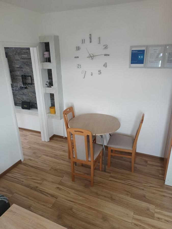 Appartamento Stan Na Dan Im Užice Esterno foto